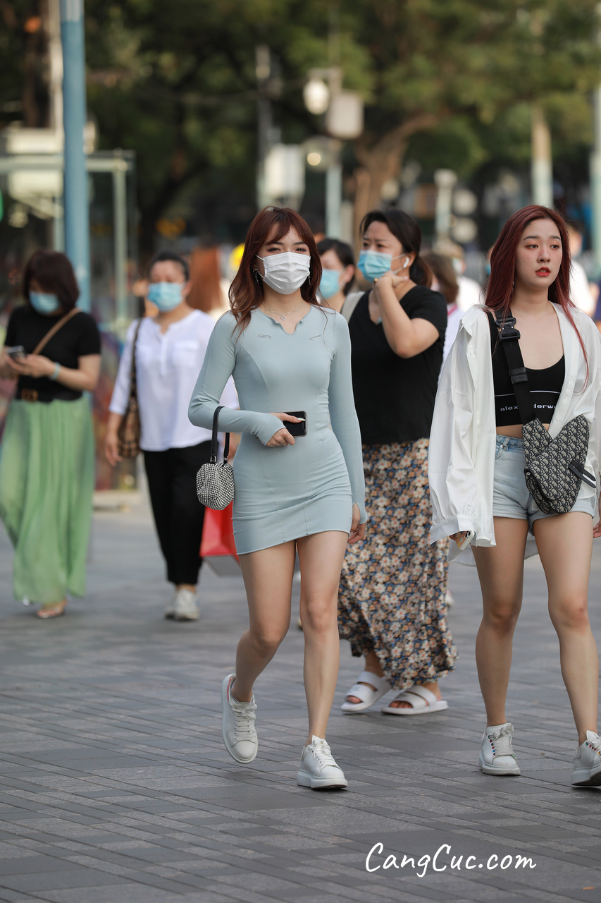 [精选街拍作品] No.3187 蓝色紧身包臀裙翘臀